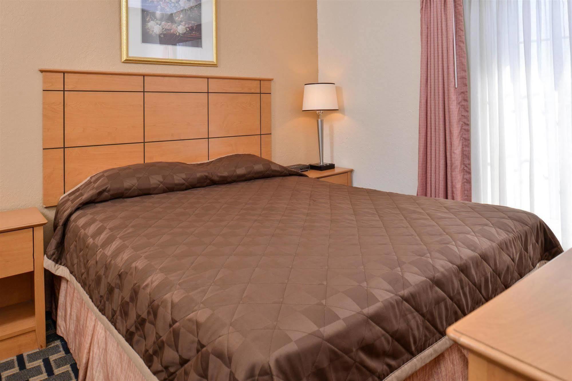 Americas Best Value Inn And Suites St. Cloud Saint Cloud Exterior foto