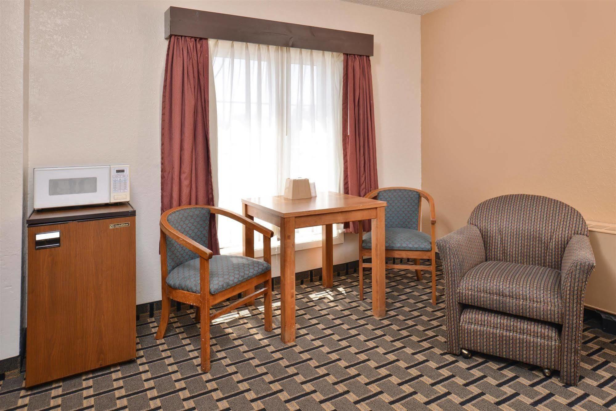 Americas Best Value Inn And Suites St. Cloud Saint Cloud Exterior foto